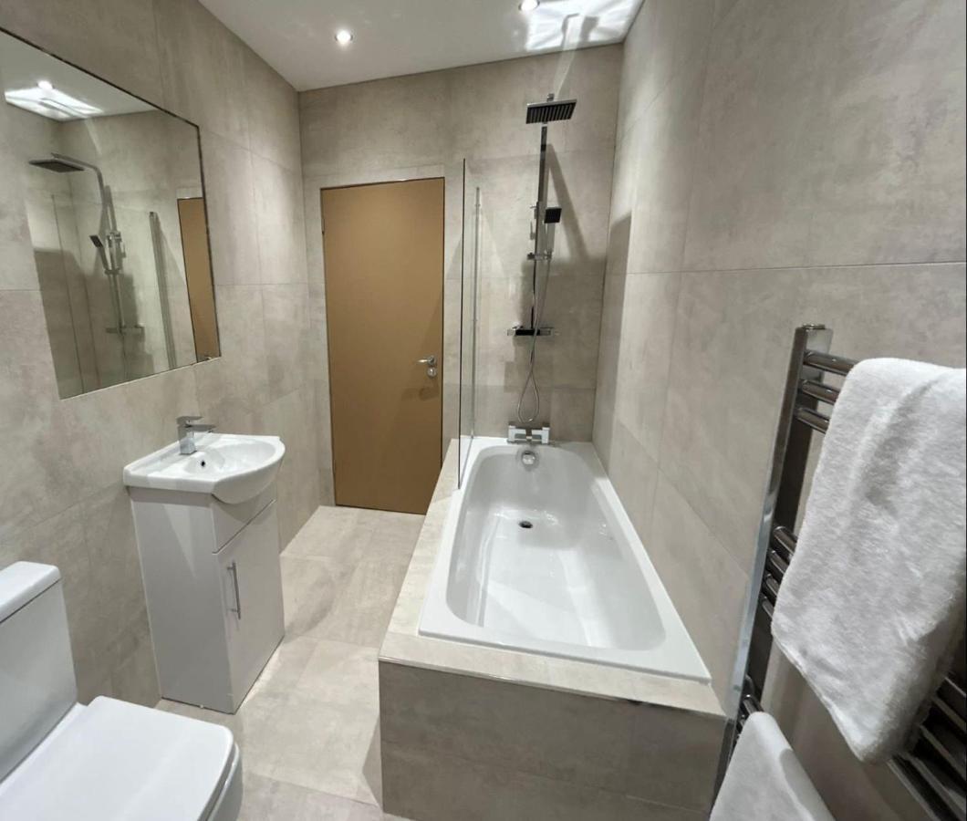 Strawberry Fields Suite By Sasco Apartments Blackpool Ngoại thất bức ảnh