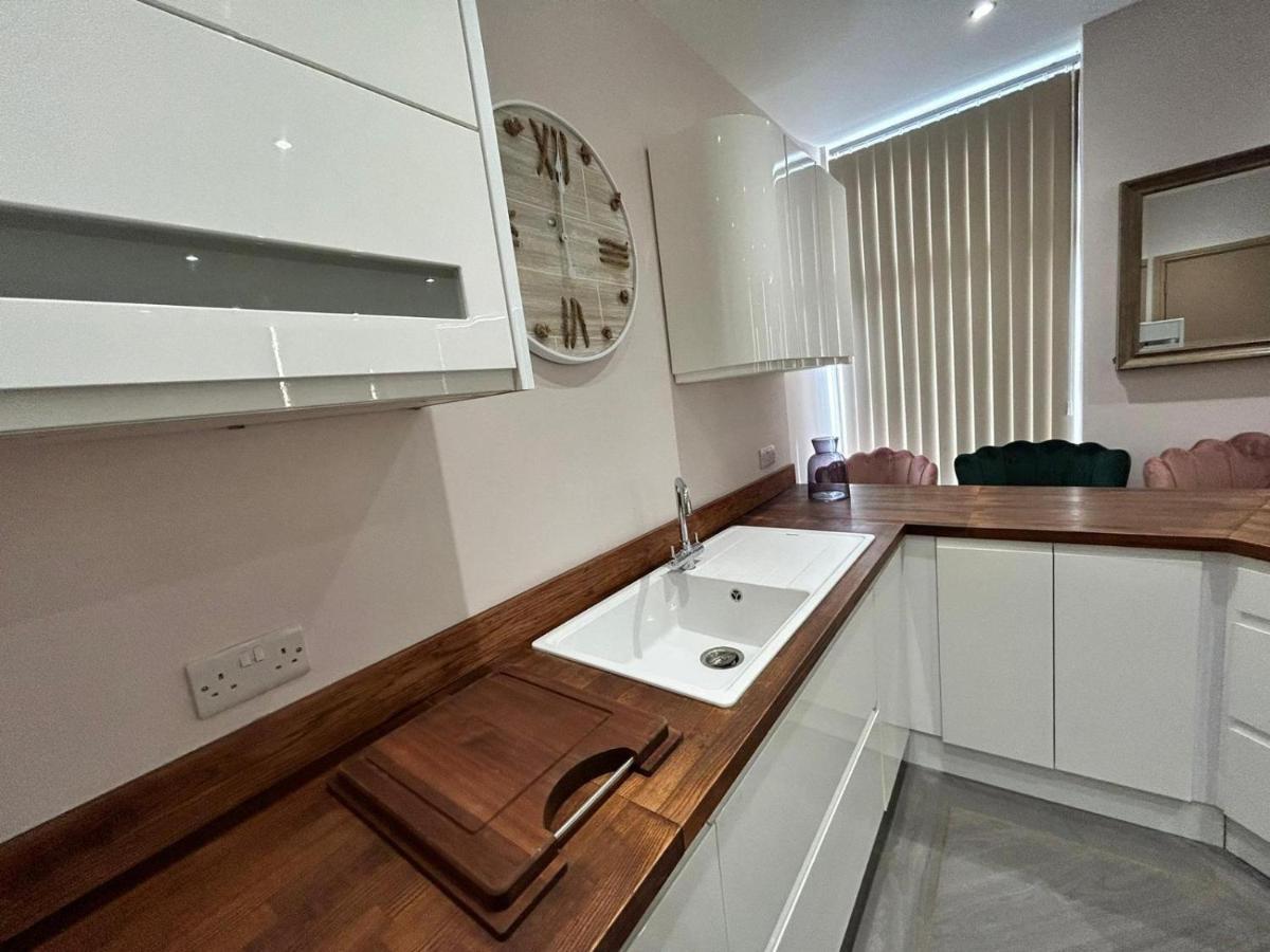 Strawberry Fields Suite By Sasco Apartments Blackpool Ngoại thất bức ảnh